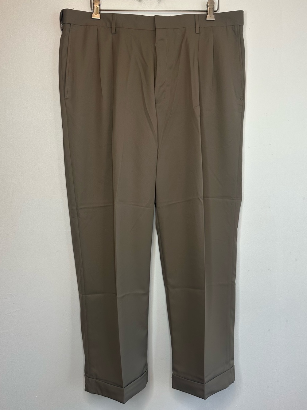 Haggar Men’s Mynx Dress Pants Pleated Classic Fit Size 40x29 40 Dark Olive Khaki